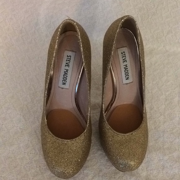 LAST CHANCE Steve Madden gold glitter stiletto heels 5.5 - Picture 5 of 7